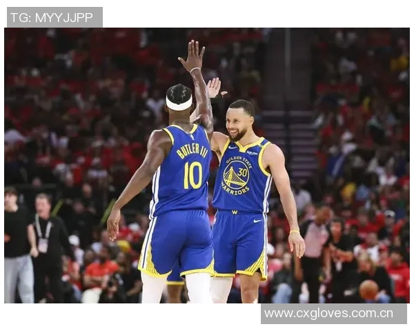 库里赞罗林斯无畏表现感到高兴但又有些不满的复杂心情