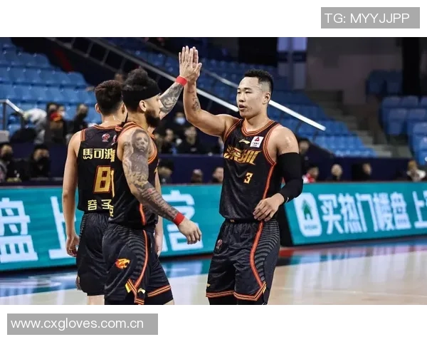 布克谈NBA中国赛意义强调篮球无国界与中国球迷的热情支持 布克谈NBA中国赛意义强调篮球无国界与中国球迷的热情支持