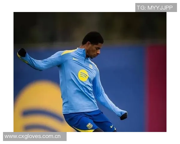 居莱尔失误被抢断费尔明抓住机会扳平比分拉什福德助攻展现团队配合